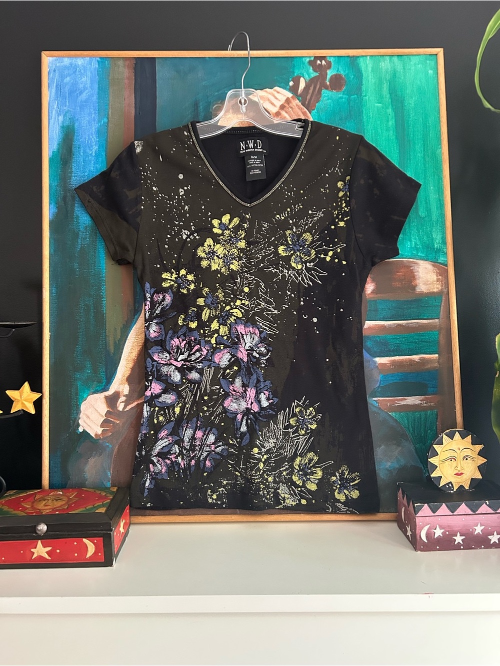 NWD New Woman Design Black Floral V-Neck Tee Women M Y2K Artsy Graphic Top